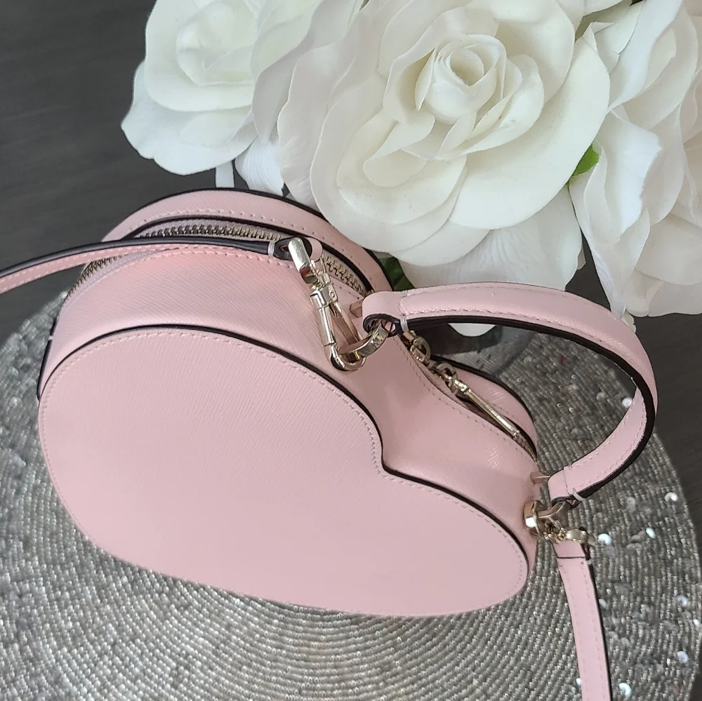Like New - Kate Spade Heart Crossbody Bag 💕 - Picture 5 of 15